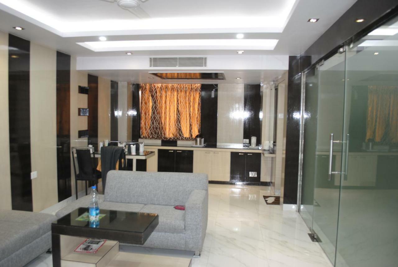 Hotel Saraswati Inn Aurangabad  Bagian luar foto