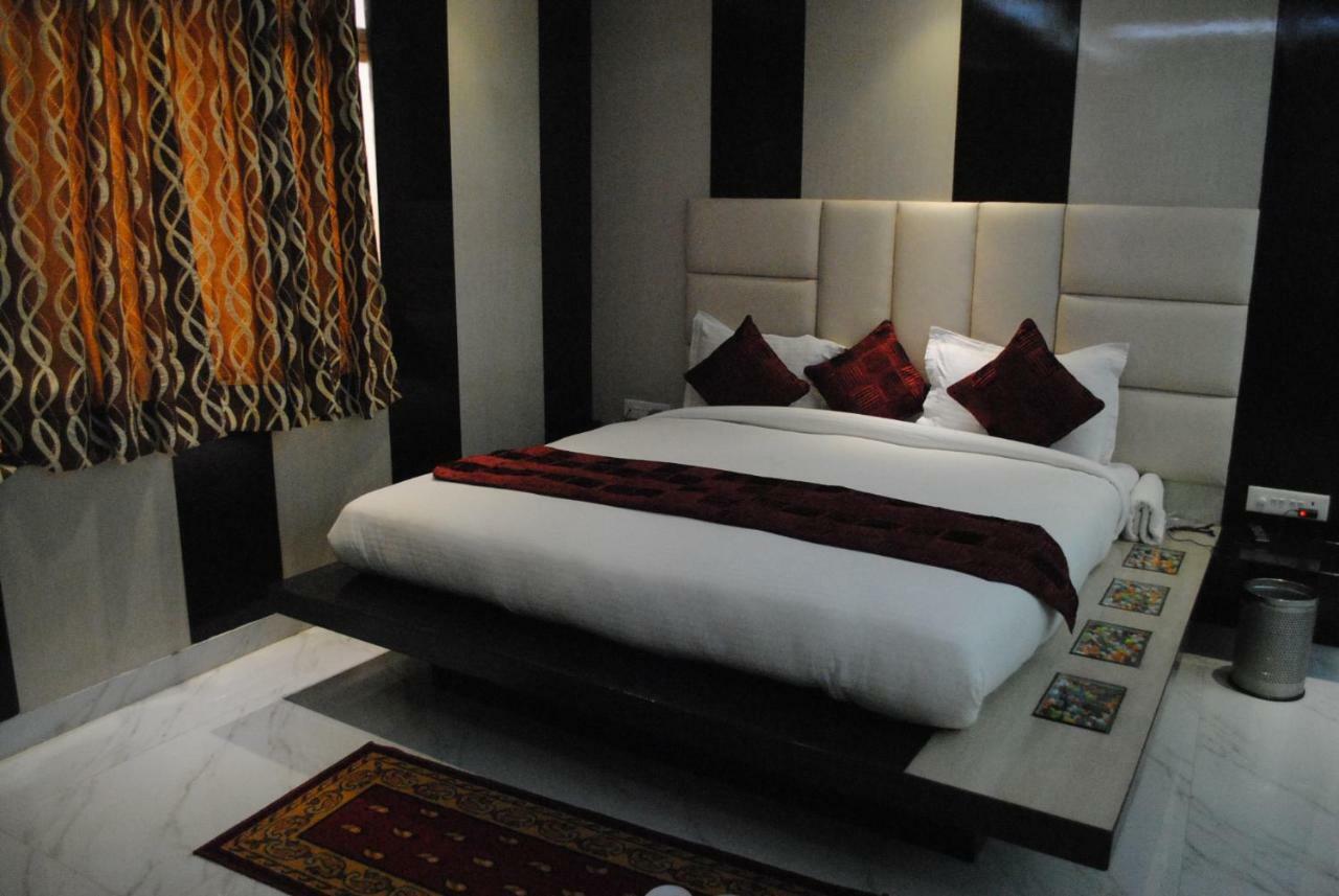 Hotel Saraswati Inn Aurangabad  Bagian luar foto