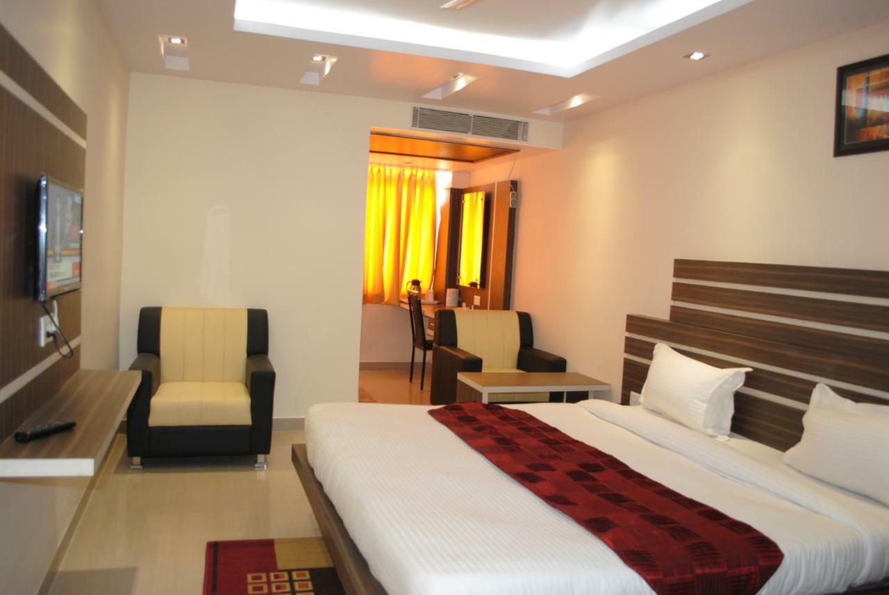 Hotel Saraswati Inn Aurangabad  Bagian luar foto