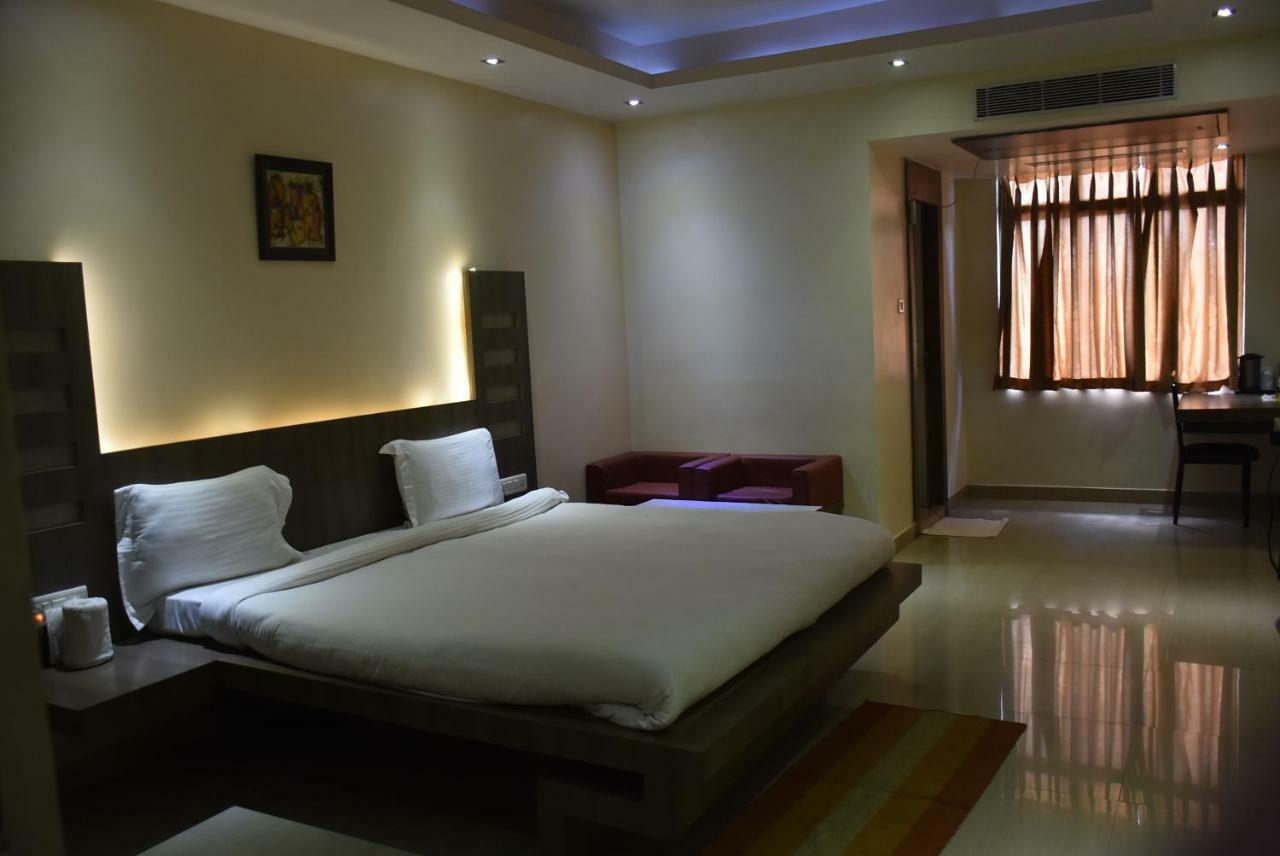 Hotel Saraswati Inn Aurangabad  Bagian luar foto