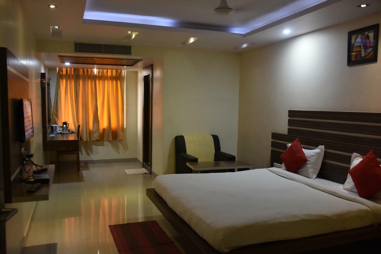 Hotel Saraswati Inn Aurangabad  Bagian luar foto